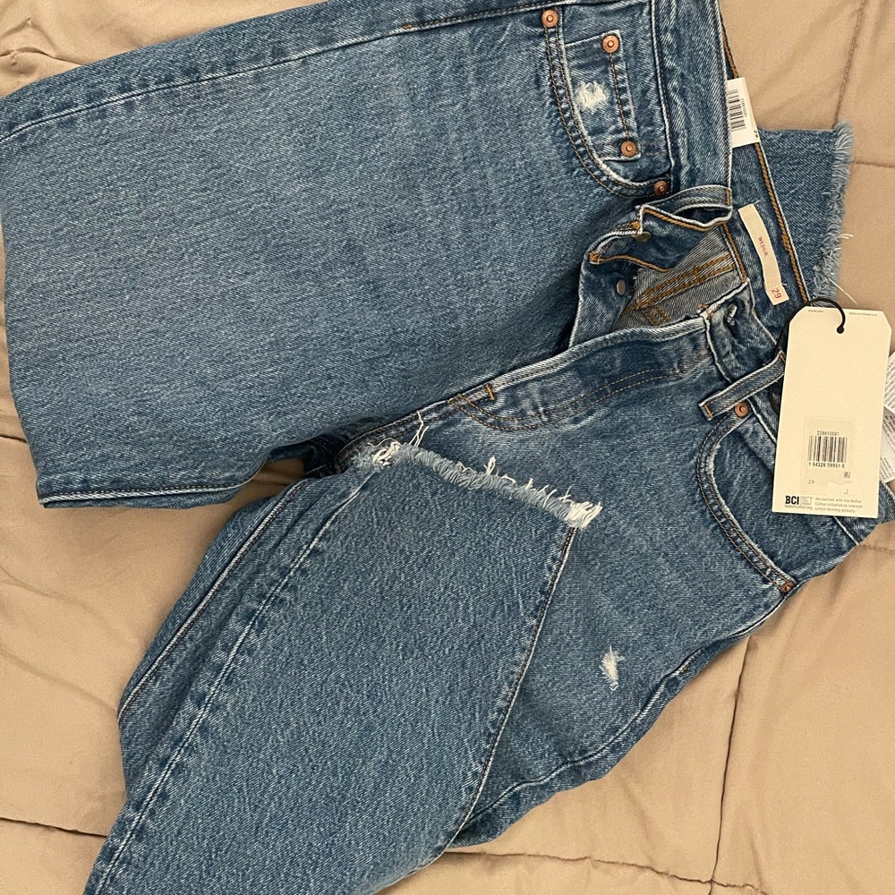 Levi’s wedgie pants!
